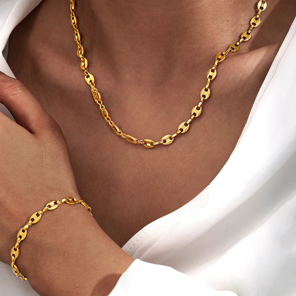 Hollow Charm Jewelry Set – Necklace & Bracelet