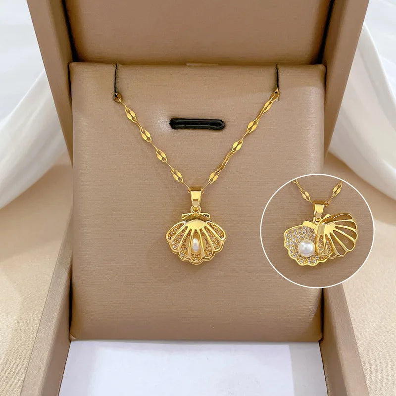 The necklace she’ll never want to take off ❤️