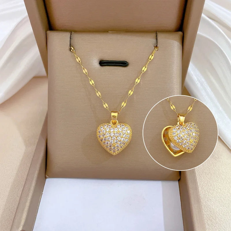 The necklace she’ll never want to take off ❤️